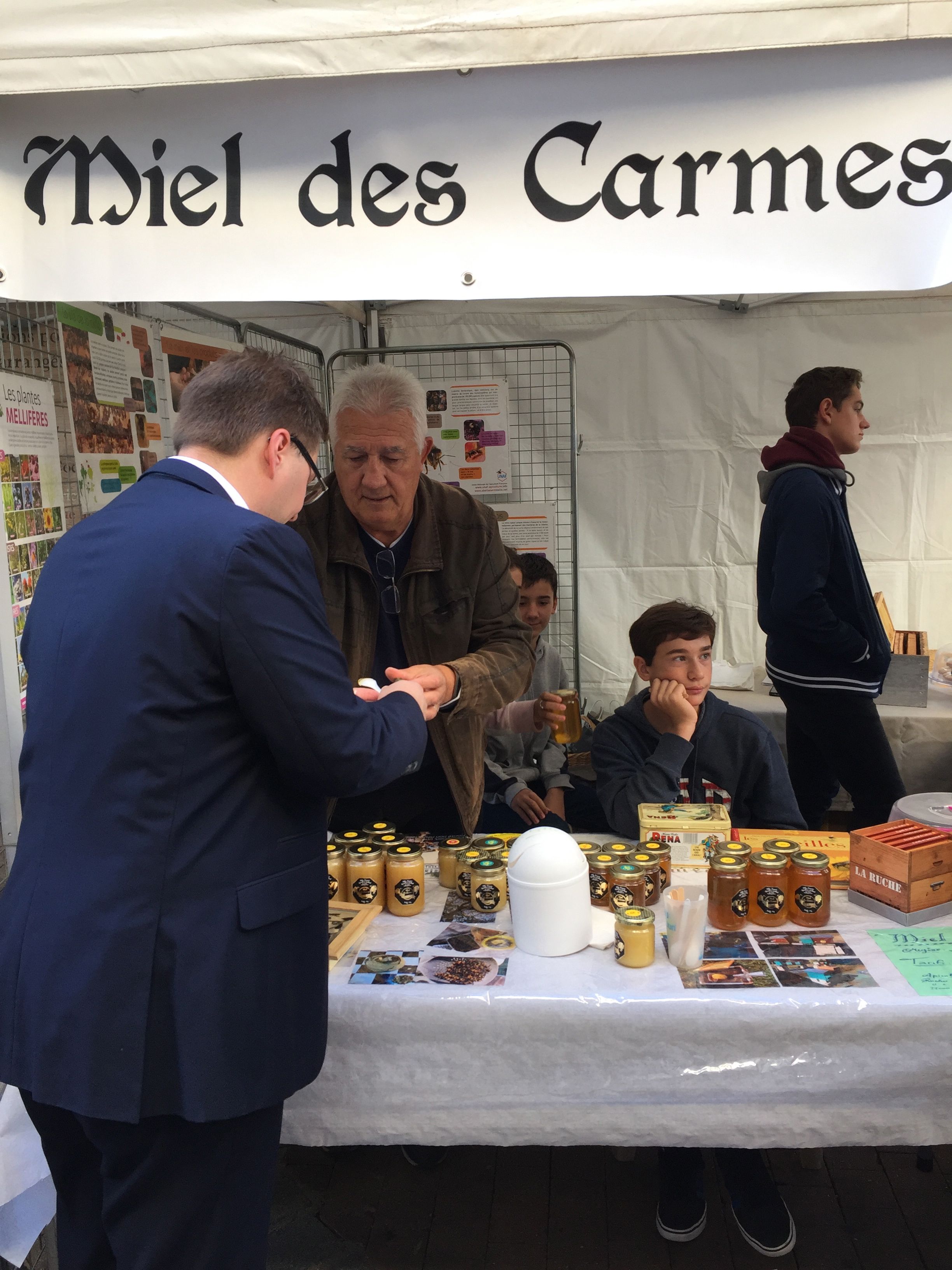 Dégustation du miel des Carmes par Monsieur François Pillas